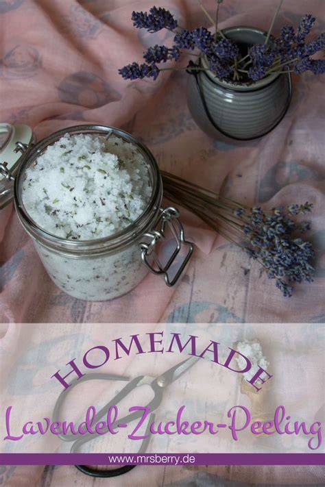 Lavendel-Zucker-Peeling als Geschenk mit Etikett und Dekoband
