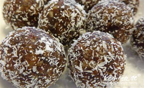 Lebkuchen‑Resteverwertung: Kugeln aus zerbröseltem Lebkuchen
