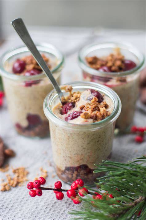 Lebkuchen Mousse Zubereitung und Schichten im Glas