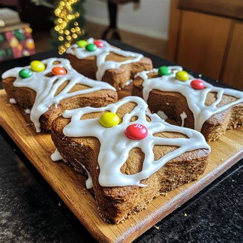 Lebkuchen aufbewahrt in einer luftdichten Dose mit Apfelschnitzen