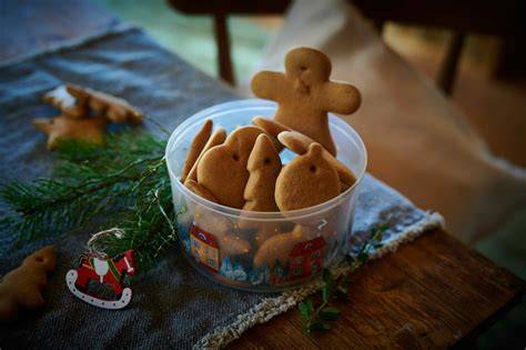 Lebkuchen in einer Silikon-Backform vor dem Backen