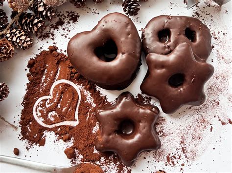 Lebkuchen mit Schokolade überziehen