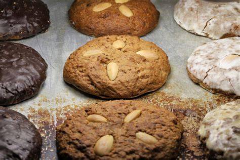 Lebkuchen mit Trockenfrüchten und Nüssen - klassische Weihnachtsbäckerei