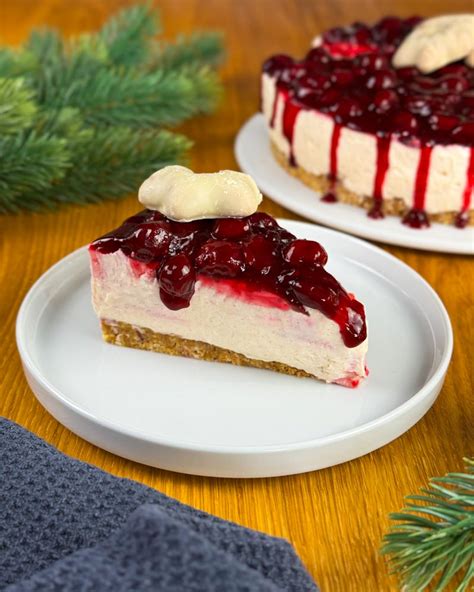 Lebkuchen-Cheesecake mit Kirsch-Topping