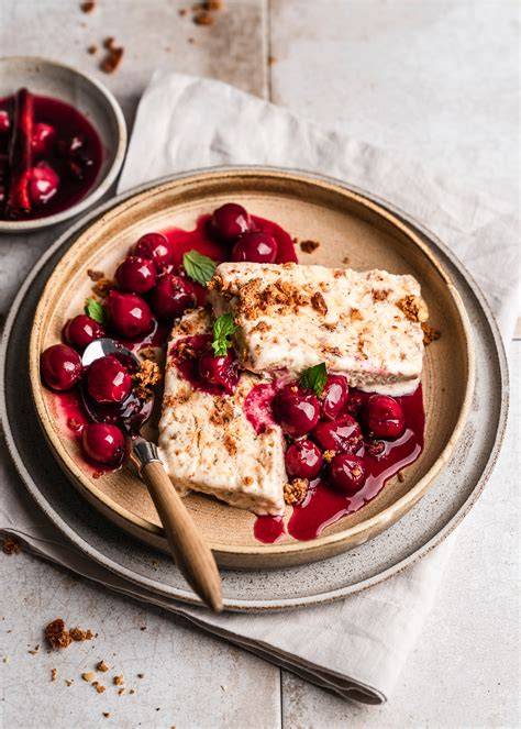 Lebkuchen-Joghurt Parfait mit Kirschsauce