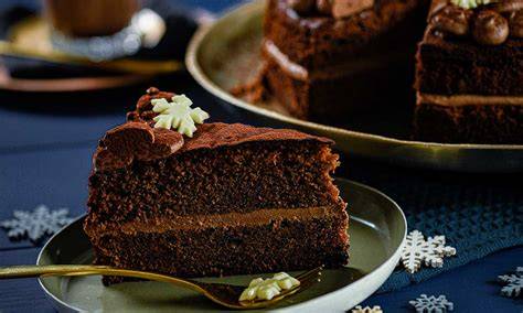 Lebkuchen-Mascarpone-Torte mit weihnachtlicher Dekoration