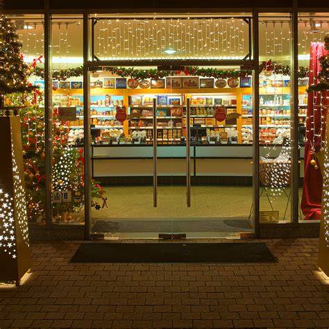 Lebkuchen-Schmidt Verkaufsraum und Regale