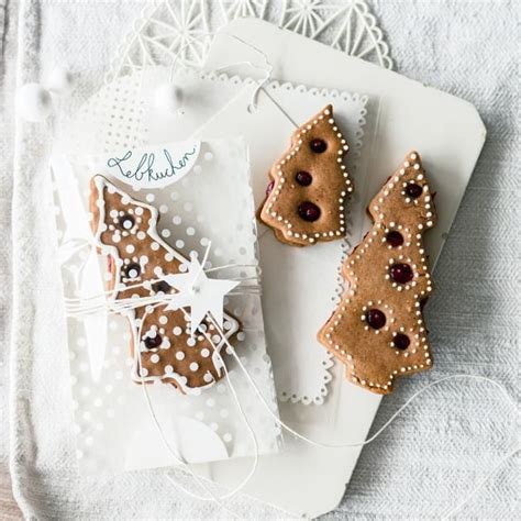 Lebkuchenbäumchen dekorieren