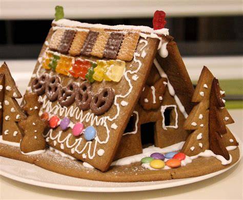 Lebkuchenhaus - Weihnachtsbäckerei mit Kindern