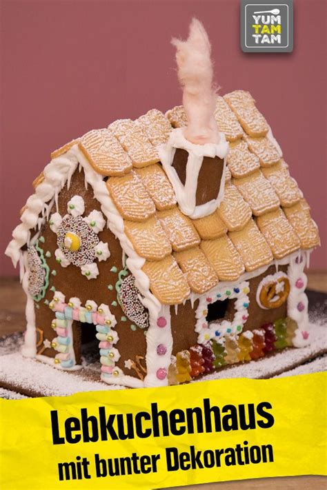 Lebkuchenhaus mit bunter Dekoration