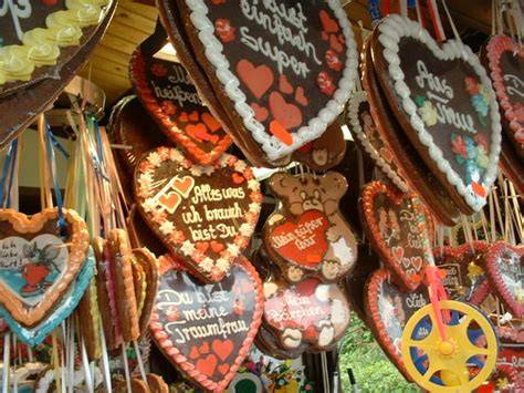 Lebkuchenherzen auf Volksfesten und Weihnachtsmärkten