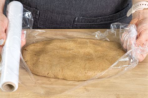 Lebkuchenteig nach dem Ruhen, bereit zum Ausrollen