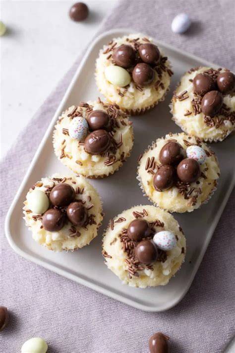 Leckere Cupcakes dekoriert mit Kinder Schoko-Bons