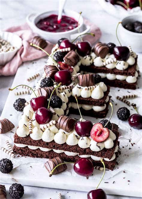 Letter Cake Ausstechen mit Schablone