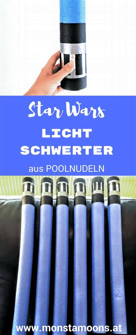 Leuchtende LED-Ballons und Lichtschwerter aus Poolnudeln bei Star Wars Mottoparty
