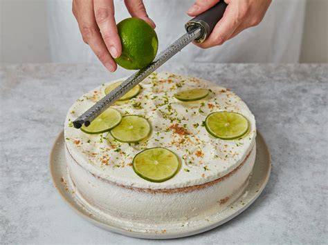Limetten-Rührteig-Boden mit Limettenabrieb, Scheiben