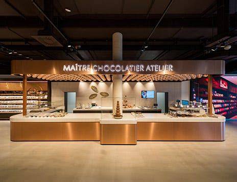 Lindt Factory Store Innenansicht mit Maître Chocolatier Theke