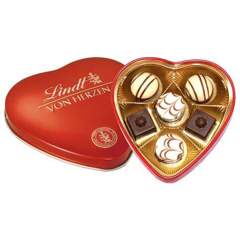 Lindt Pralinen von Herzen in Geschenk-Herzdose