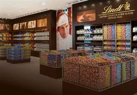 Lindt Shop - Verkaufsbereich und Kundenberatung