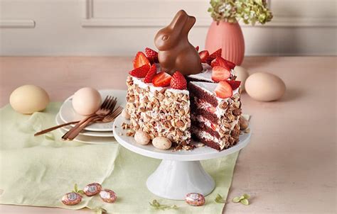 Lindt Torte mit Schokoladenspänen und Goldstaub