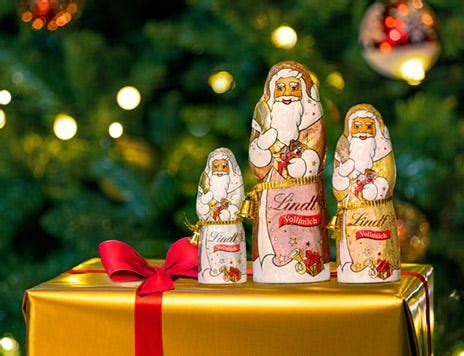Lindt Weihnachtsmann auf Schreibtisch als Geschenkidee für Kollegen