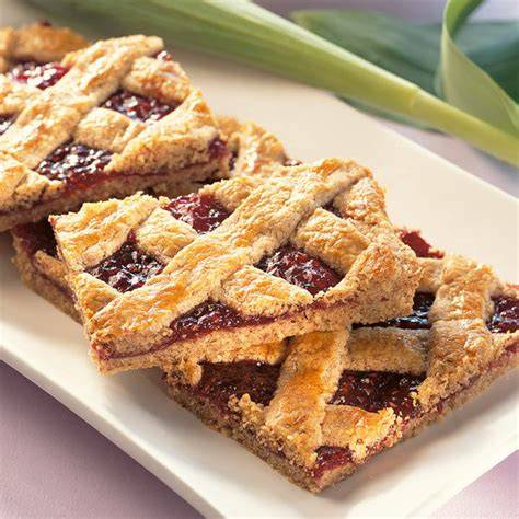 Linzer Schnitten für unterwegs: schnittfest, gut verpackt, ideal zum Verschenken
