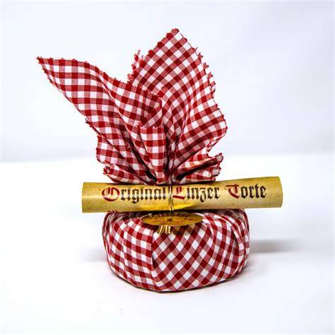 Linzer Torte als Souvenir in Verpackungsdosen