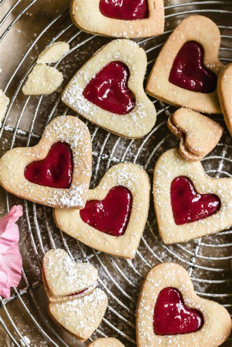 Linzerkekse mit Mandeln und Marmelade