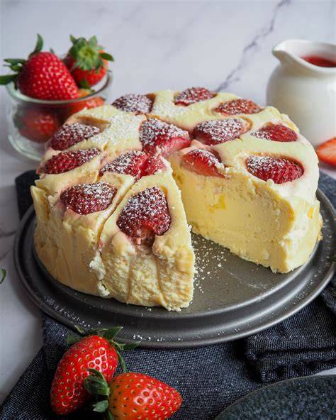Low Carb Käsekuchen mit Erdbeeren