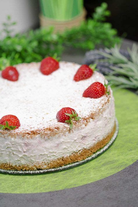 Low Carb Käsesahnetorte mit Erdbeeren als sommerliches Dessert