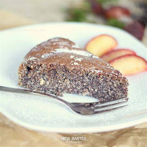 Low Carb Mohnkuchen angeschnitten