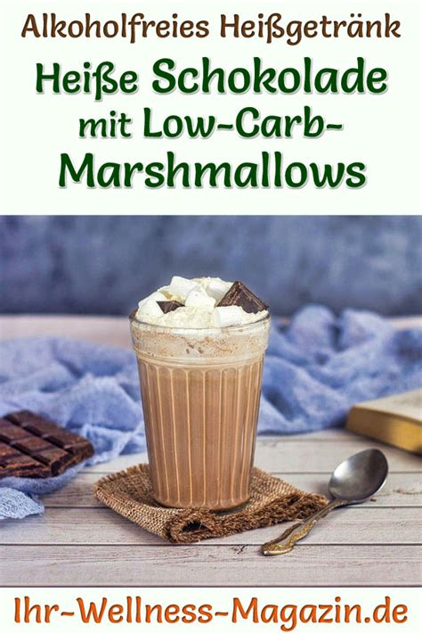 Low Carb Schokolade mit verschiedenen Toppings und Alternativzutaten