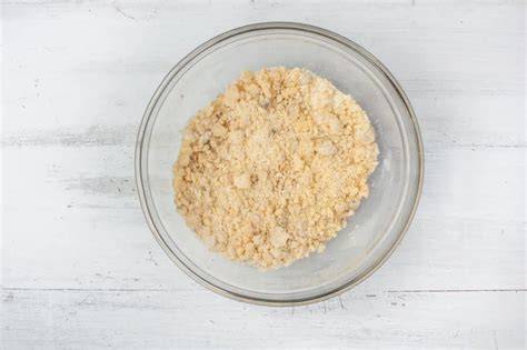 Low Carb Streusel in Schälchen