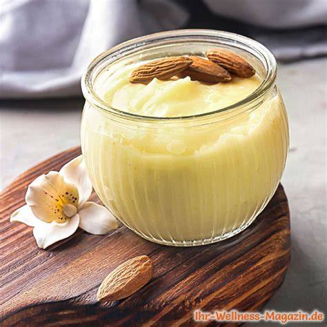 Low Carb Vanille Pudding im Glas mit Vanilleschote
