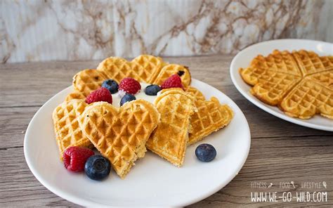 Low Carb Waffeln mit Mandeln und Apfel aus dem Waffeleisen