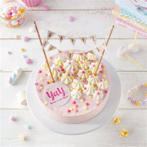 Mädchengeburtstag mit Spring in eine Pfütze Torte, dekorierter Tisch