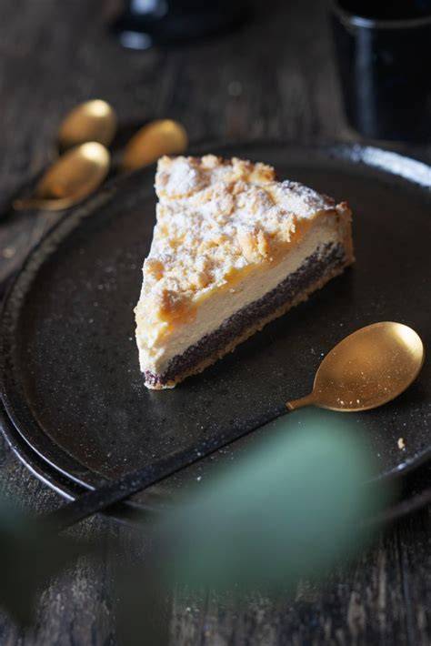 Mürbeteigboden mit Pudding-Mohnfüllung und Streuseln