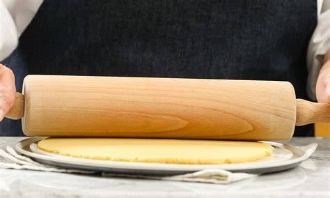 Mürbteig in Springform ausgerollt