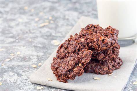 Müsli-Zutaten: Haferflocken, Kakao, Schokolade