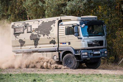MAN militärischer Allrad-Lkw im Gelände