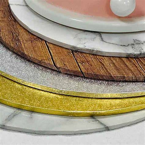 MDF-Cake Board mit Fondant bezogen