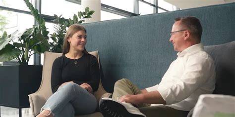 MLP Finanzberatung: Beratungsgespräch zwischen Matthias Honig und Kunden