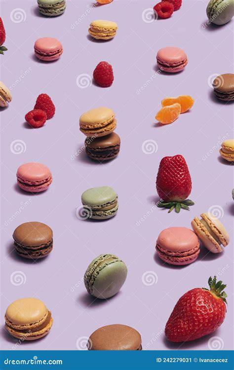 Macarons in verschiedenen Farben und Geschmacksrichtungen