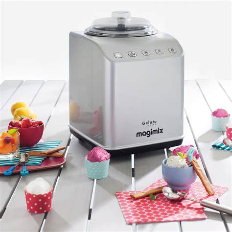 Magimix Eismaschine in moderner Küche