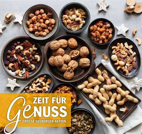 Makroaufnahme: Texturen von Füllungen (Nüsse, Trockenfrüchte, Likör) in Neuhaus-Pralinen