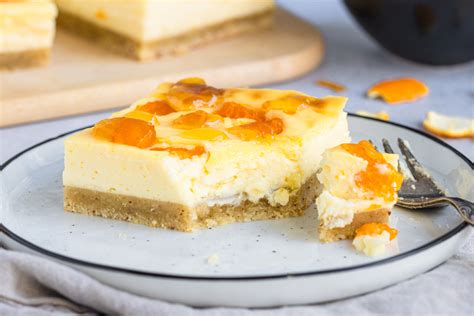 Mandarinen‑Pudding‑Quark‑Torte auf Tortenplatte