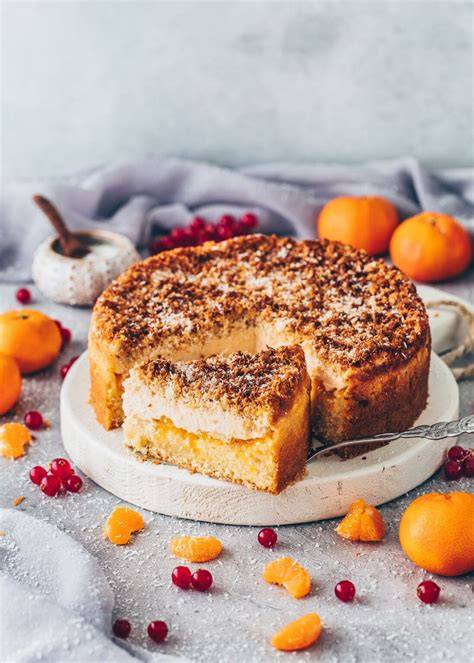 Mandarinen-Schmand-Kuchen als kreative Variante mit anderen Früchten und Deko