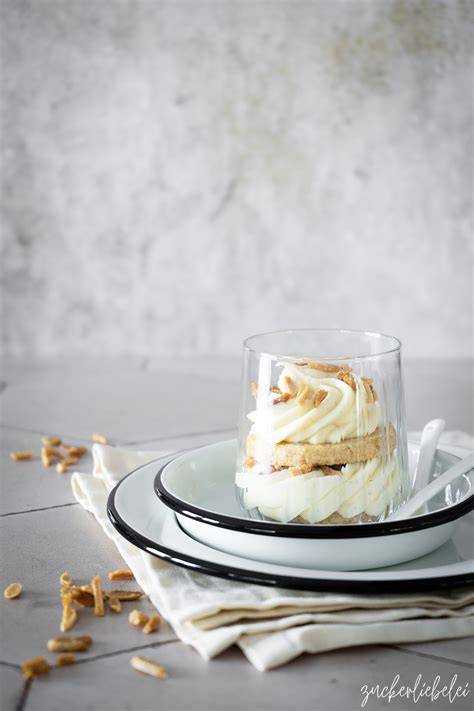 Mandelkrokant auf Dessert