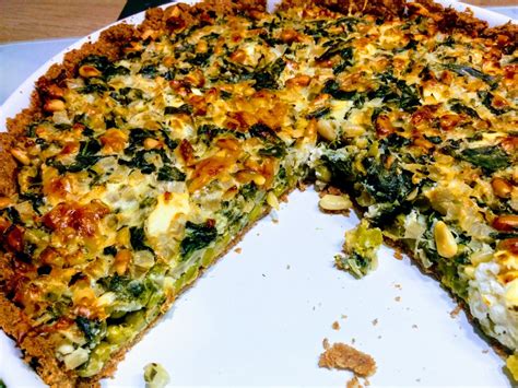 Mangold-Quiche aufgeschnittenes Blech