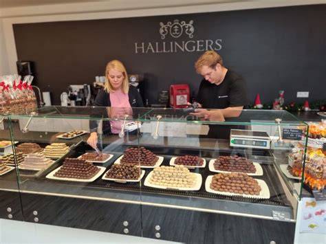 Manufaktur in Dortmund: Chocolatiers bei der Arbeit